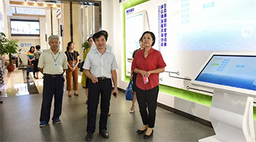 广西壮族自治区妇联副主席伍艳娟一行莅临幸运传世考察