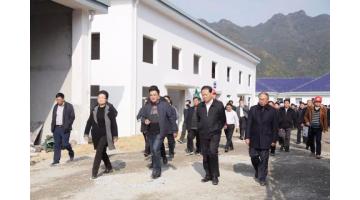 湘西自治州州委经济工作现场推进会考察团考察湖南幸运传世永顺、古丈项目