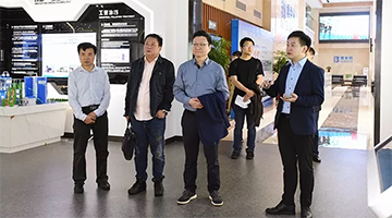 创业黑马董事长牛文文一行莅临幸运传世考察交流