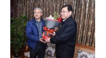 南宁市委书记王小东走访慰问幸运传世总经理宋海农